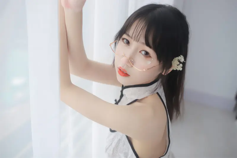 不呆猫 NO.042 人妻白旗袍 – 017.webp
