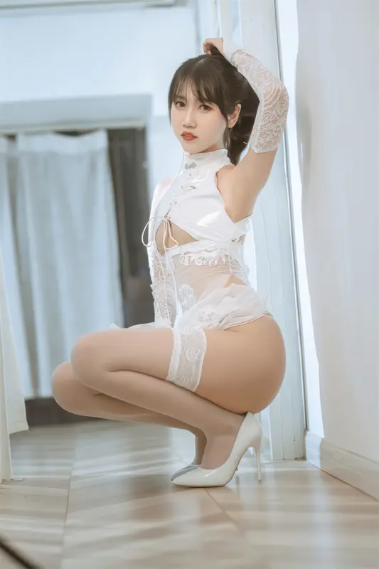 不呆猫 NO.044 靡烟白皮旗袍 – 005.webp
