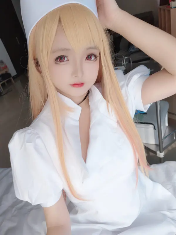 Hinata Iori Cosplays as a Sensual Nurse