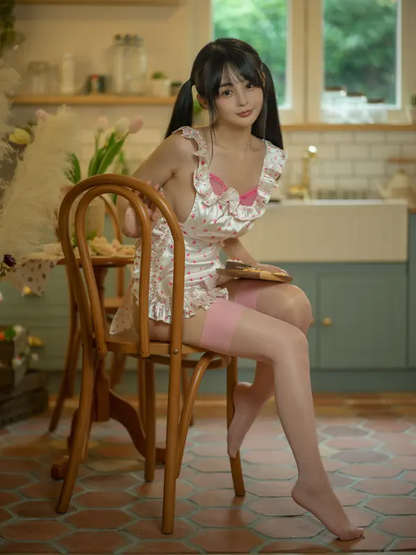 벚꽃 닌닌: 앞치마 주방의 유혹