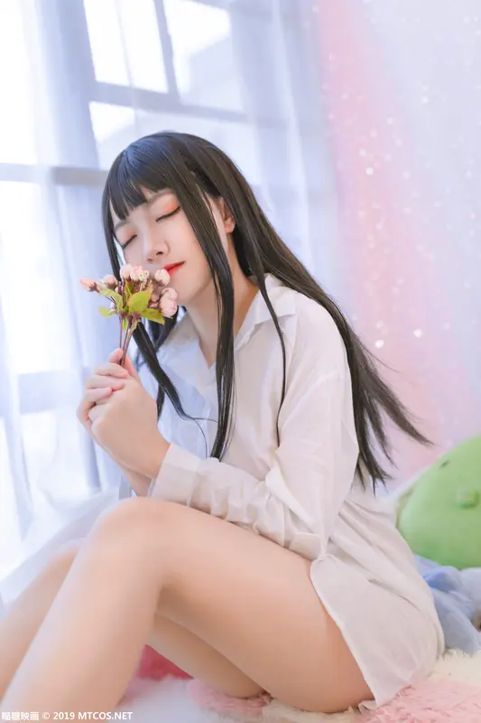 청순 글래머, 남친 셔츠를 입다